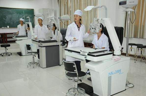 新手如何開眼鏡店眼鏡店加盟?開眼鏡店流程詳解-專在家創(chuàng)業(yè)網(wǎng)