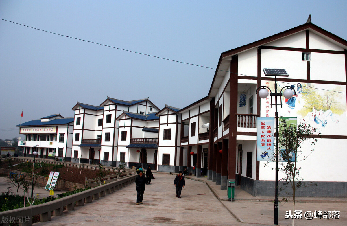 擁抱農(nóng)村電商,小伙一部手機(jī)創(chuàng)業(yè),月入過(guò)萬(wàn)已是小目標(biāo),值得學(xué)習(xí)