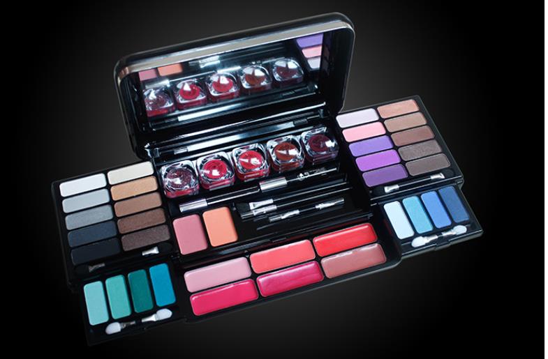 “新手化妝”保姆級(jí)教程來(lái)啦，助你打開化妝世界的第一道門