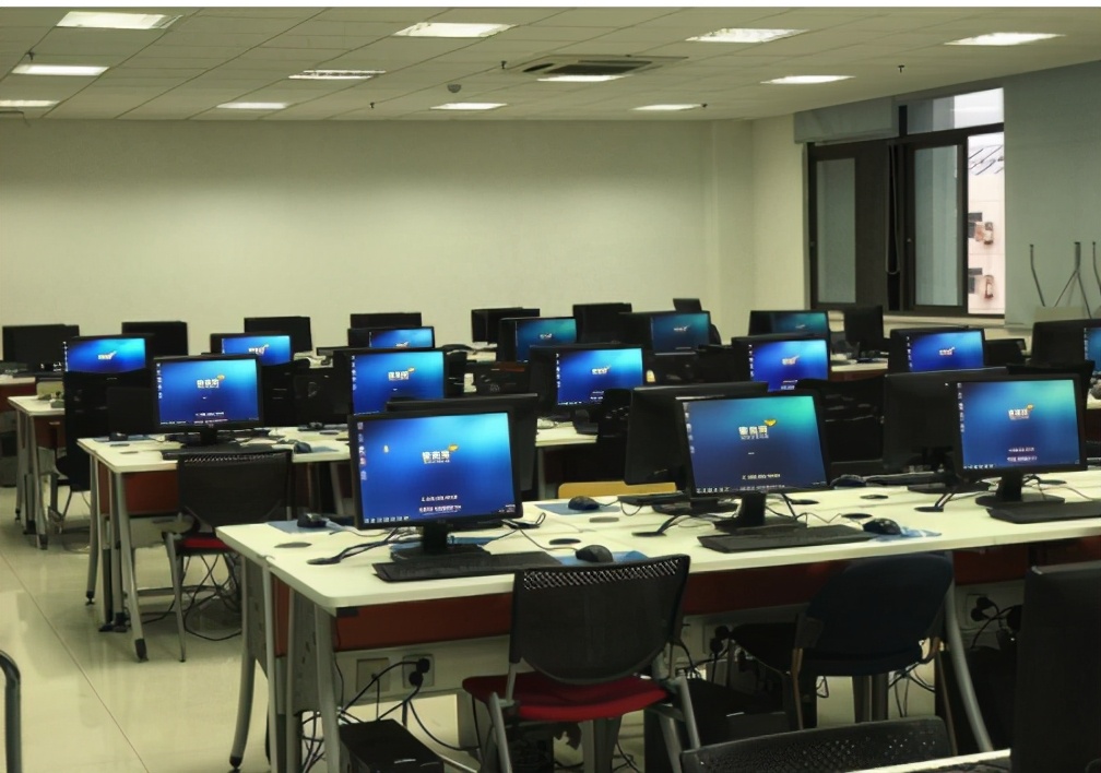 小伙用1000元，撬動600萬的生意，背后商業模式引發深思