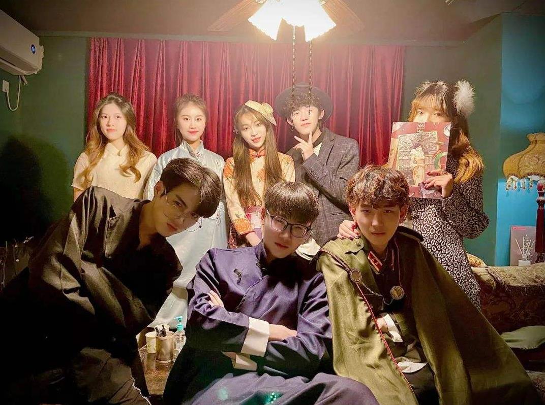 拍視頻、做網紅、密室扮鬼…00后大學生賺錢的花樣真多