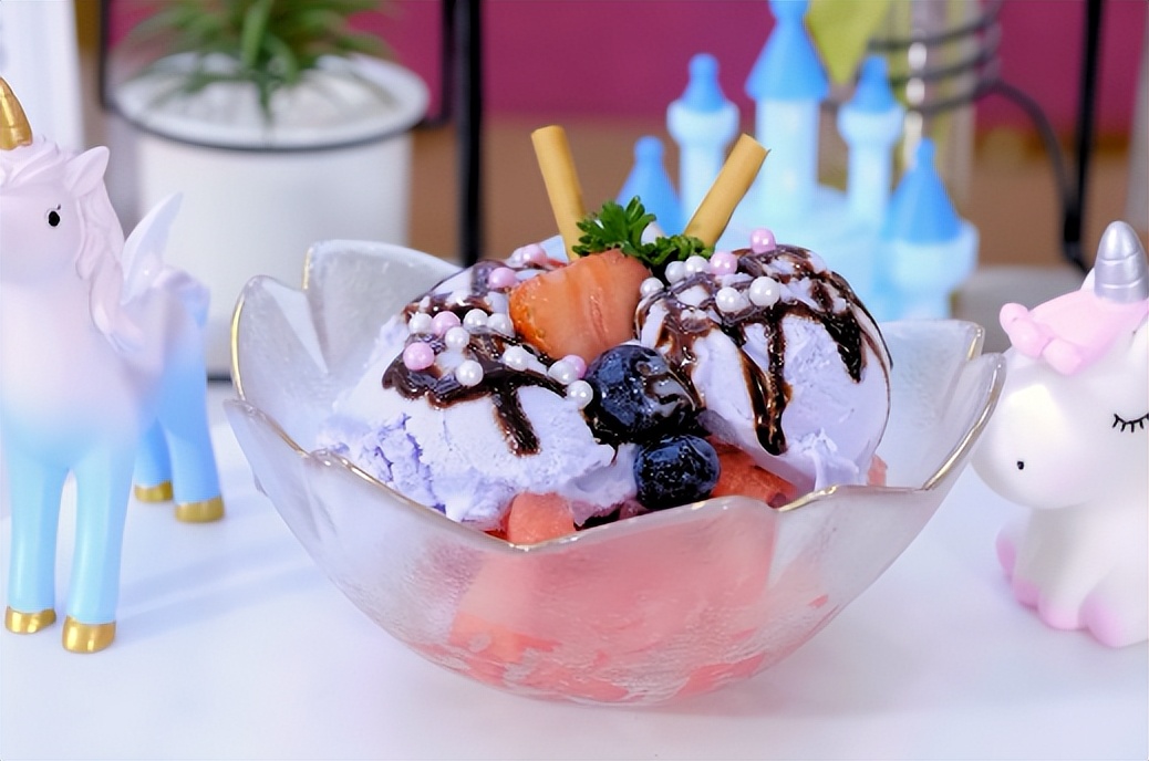 奶茶店如何營(yíng)銷才能吸引人？奶茶店吸引客人的三個(gè)細(xì)節(jié)-專在家創(chuàng)業(yè)網(wǎng)