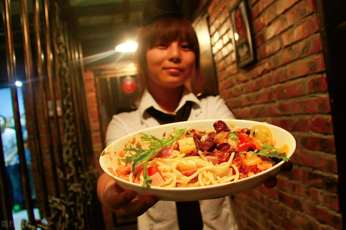 3、4線城市做餐飲,年入50萬的機(jī)會在哪里?