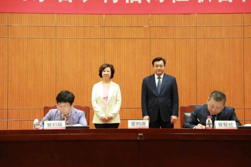 金融“禮包”促進婦女創業-4