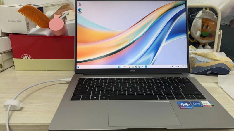 筆記本電腦排行榜前十名(學(xué)生電腦筆記本推薦)-1 筆記本電腦排行榜前十名(學(xué)生電腦筆記本推薦)-1