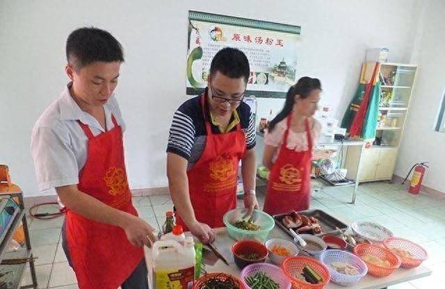 適合一個女人做的小吃有哪些?投資2~3萬小生意-1 適合一個女人做的小吃有哪些?投資2~3萬小生意-1