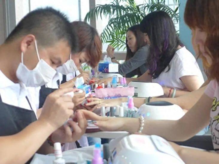 沒人愿意干的68個暴利行業-專在家創業網